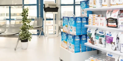 Väntrum med butiksprodukter